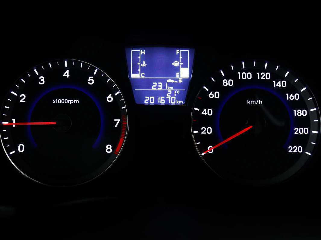 Hyundai Solaris с пробегом — 2015 год. Фото: #9