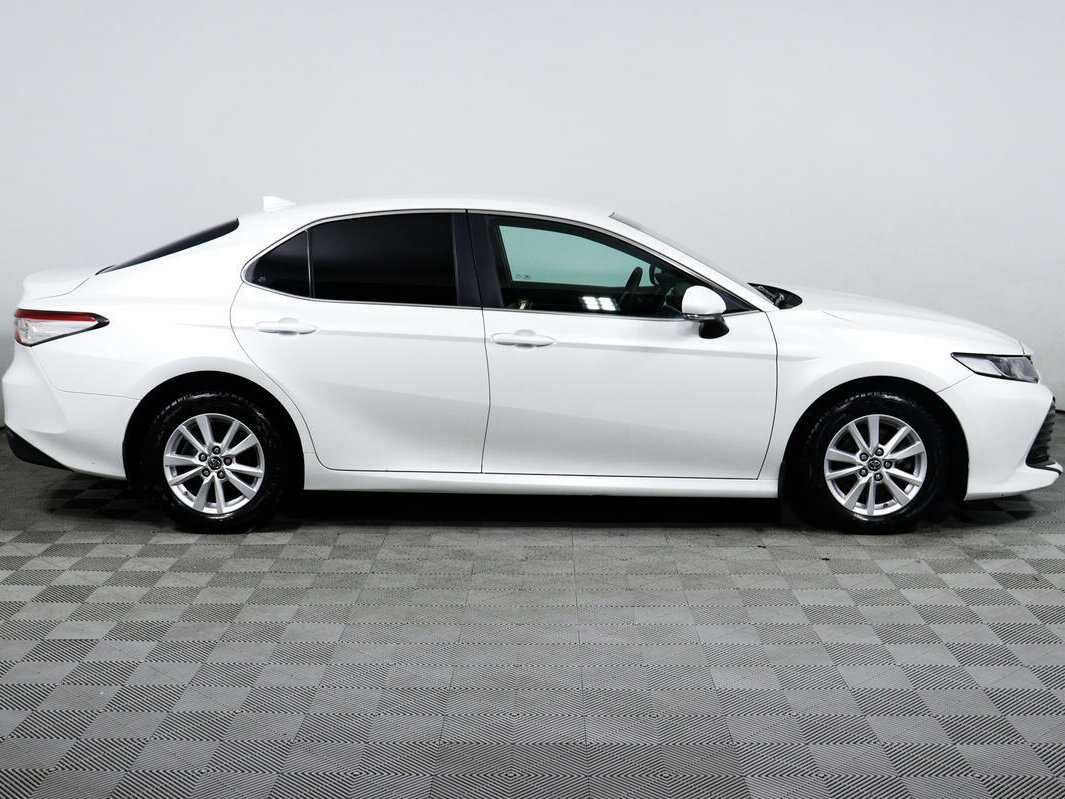 Toyota Camry с пробегом — 2019 год. Фото: #3