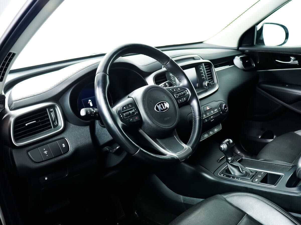 Kia Sorento с пробегом — 2017 год. Фото: #12