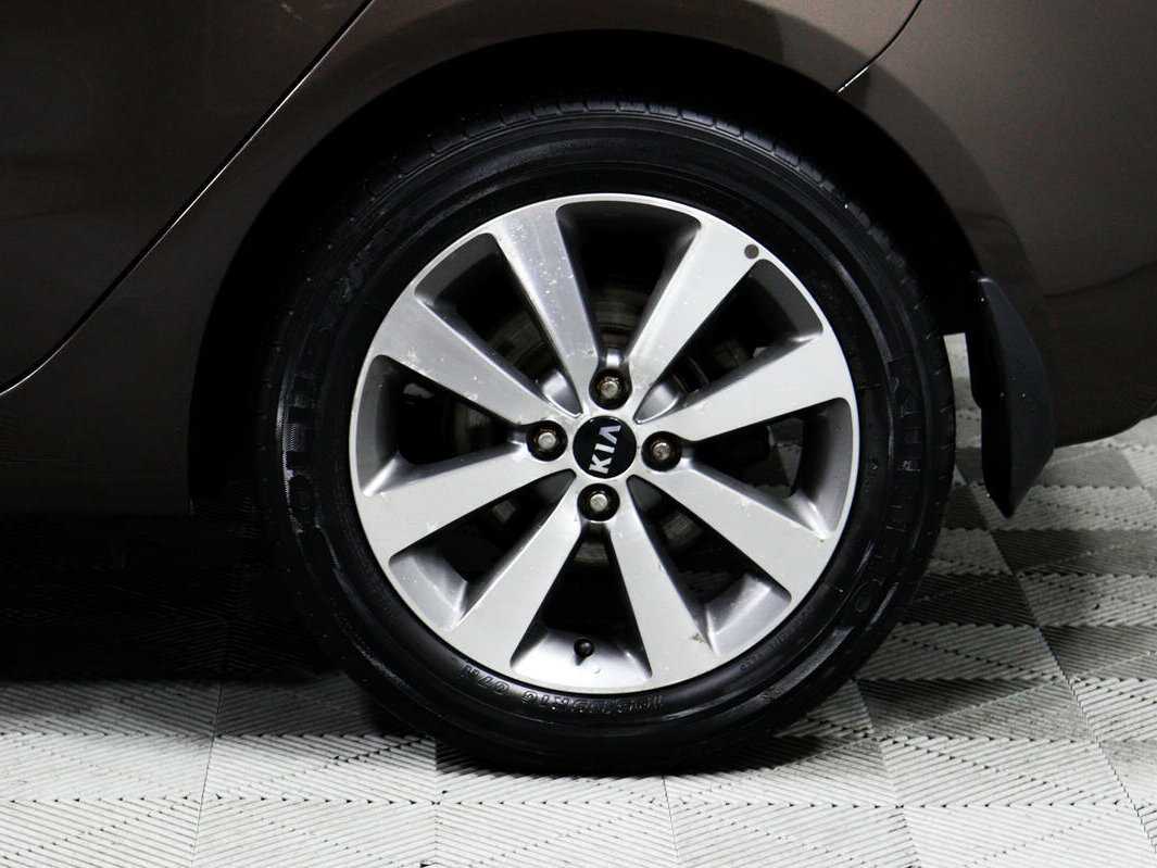 Kia Rio с пробегом — 2015 год. Фото: #13