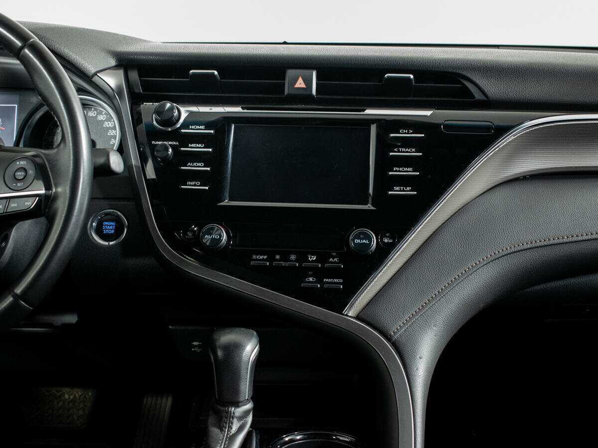 Toyota Camry с пробегом — 2020 год. Фото: #8