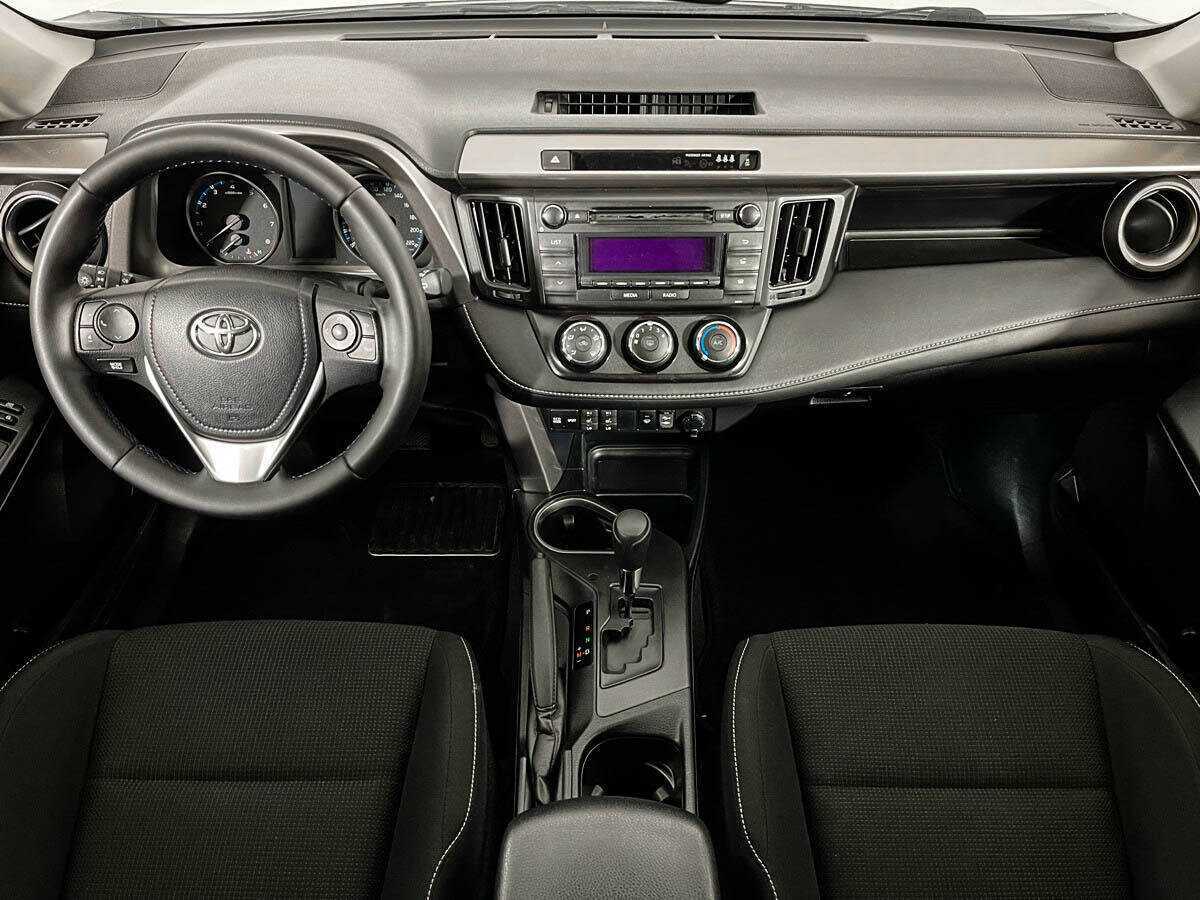 Toyota RAV4 с пробегом — 2016 год. Фото: #9