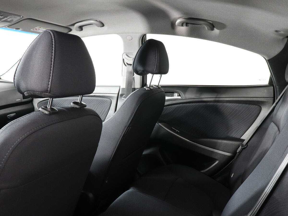 Hyundai Solaris с пробегом — 2015 год. Фото: #10