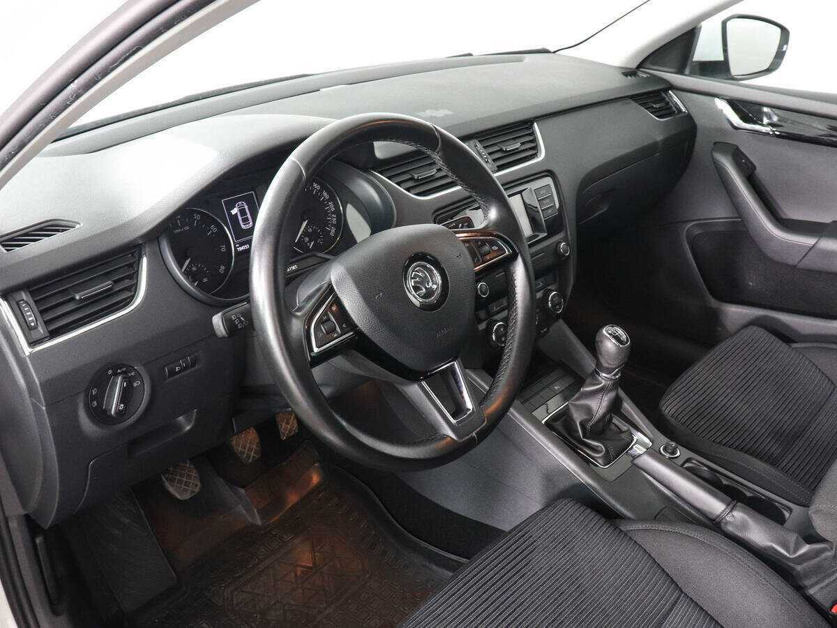 Skoda Octavia с пробегом — 2015 год. Фото: #8