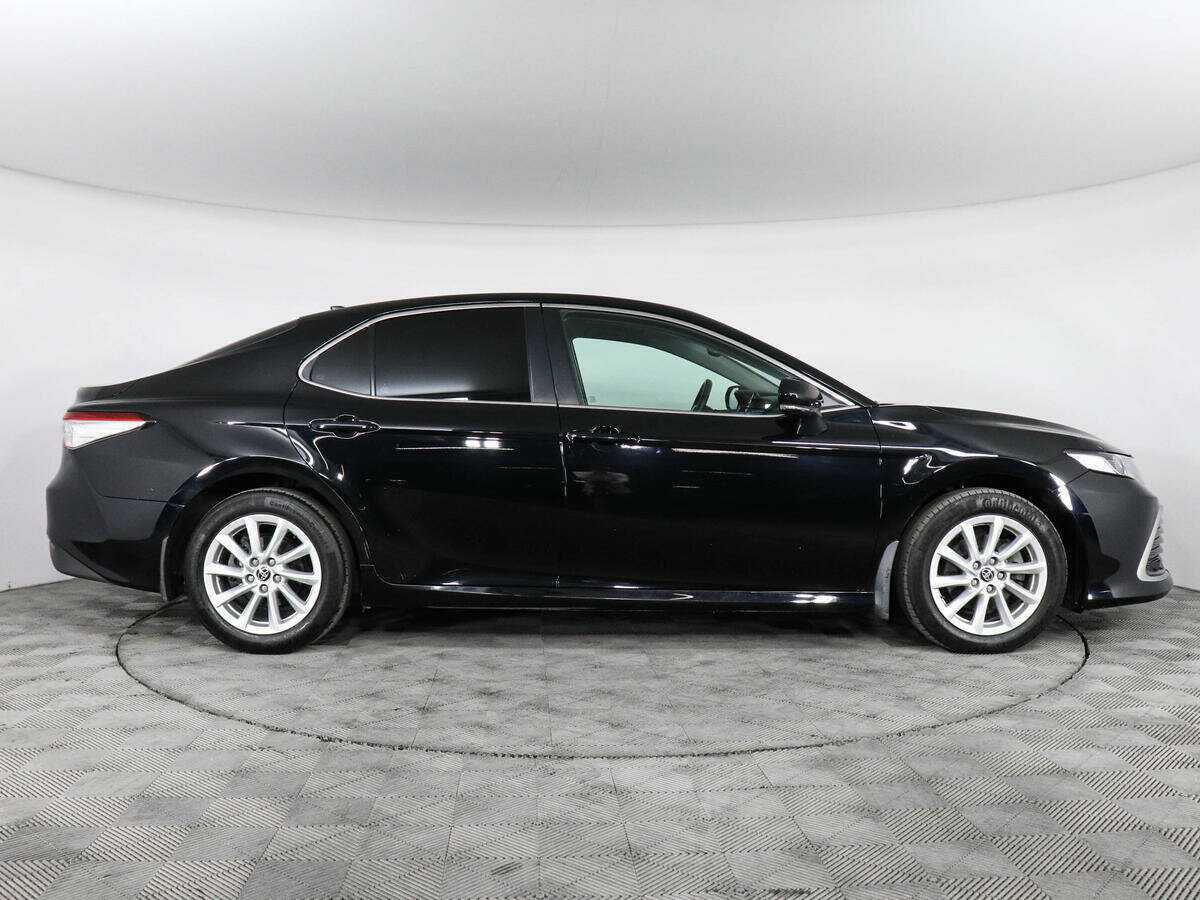 Toyota Camry с пробегом — 2021 год. Фото: #3