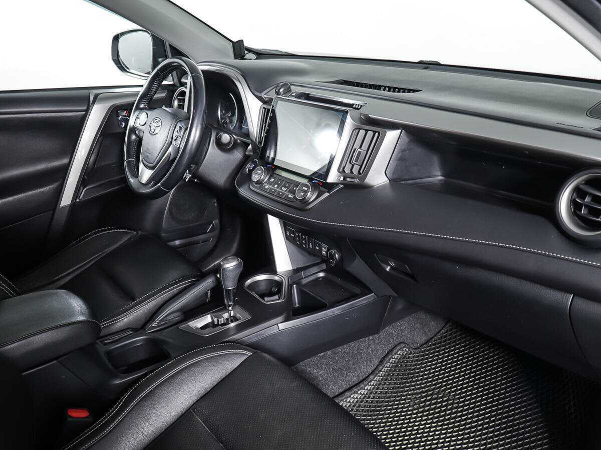 Toyota RAV4 с пробегом — 2019 год. Фото: #10