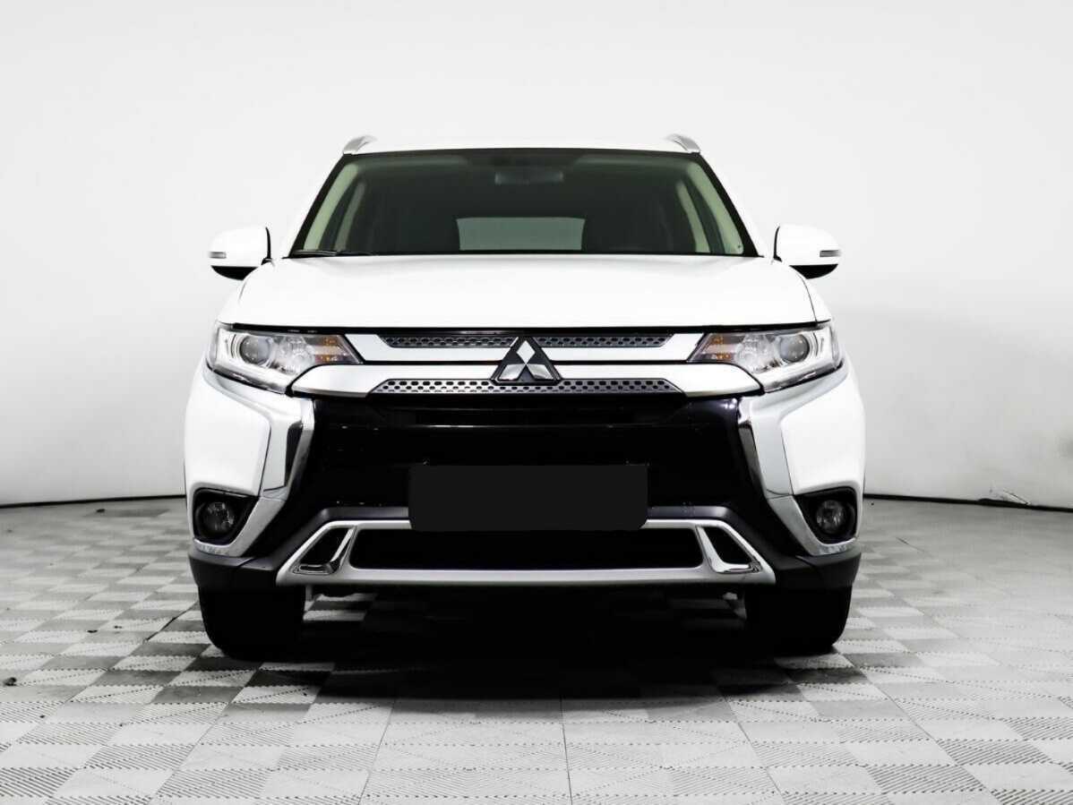 Mitsubishi Outlander с пробегом — 2020 год. Фото: #1