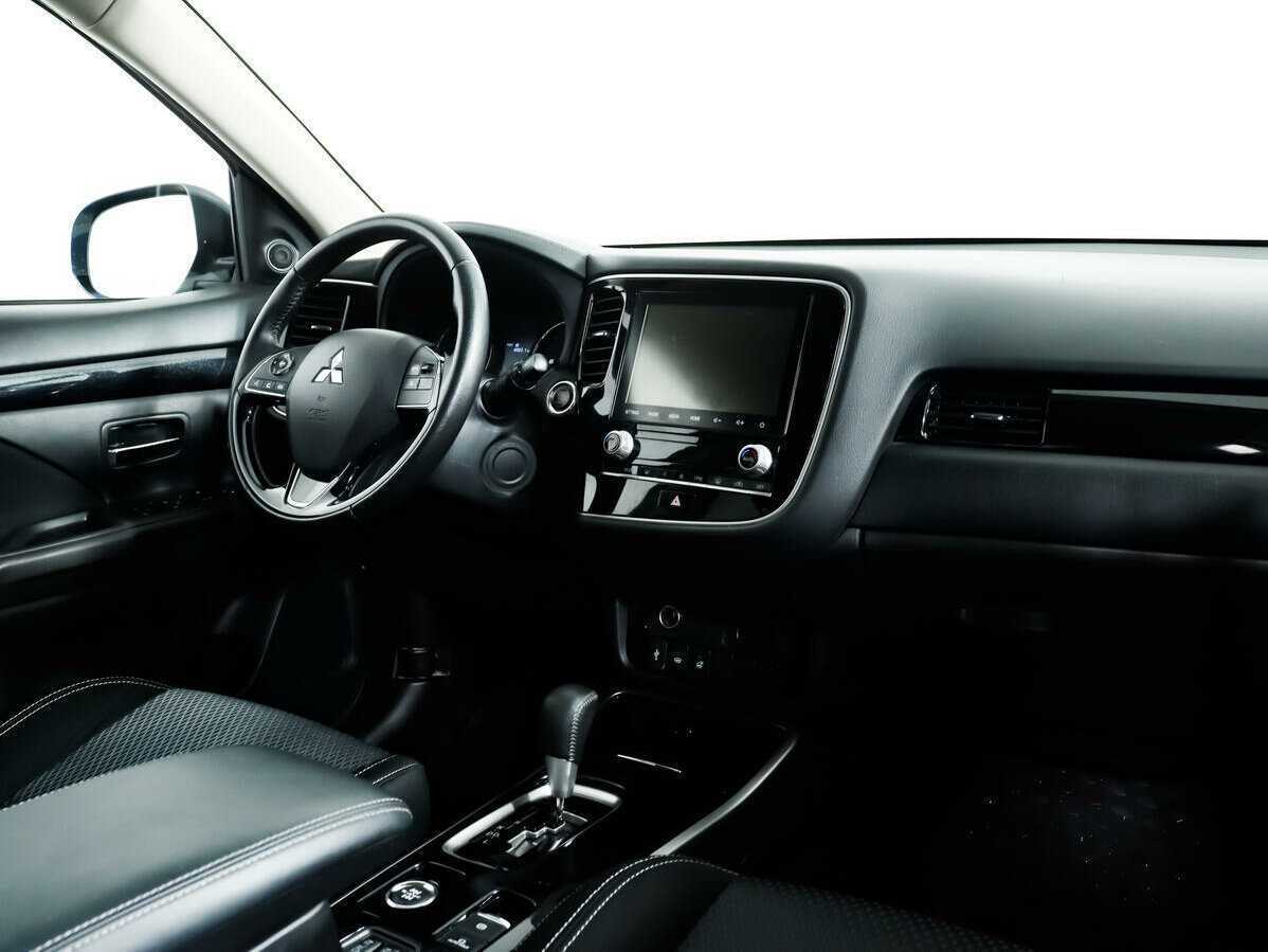 Mitsubishi Outlander с пробегом — 2020 год. Фото: #6