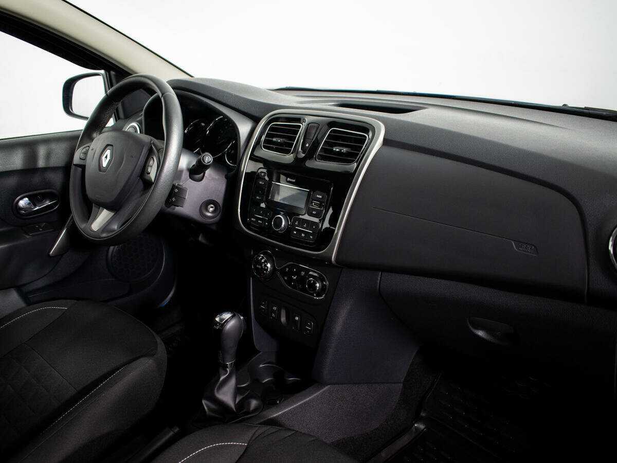 Renault Sandero с пробегом — 2017 год. Фото: #8