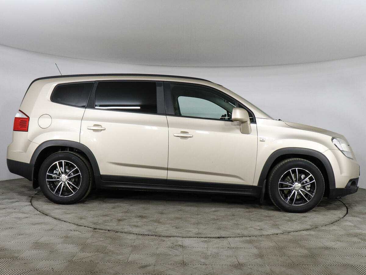 Chevrolet Orlando с пробегом — 2012 год. Фото: #3