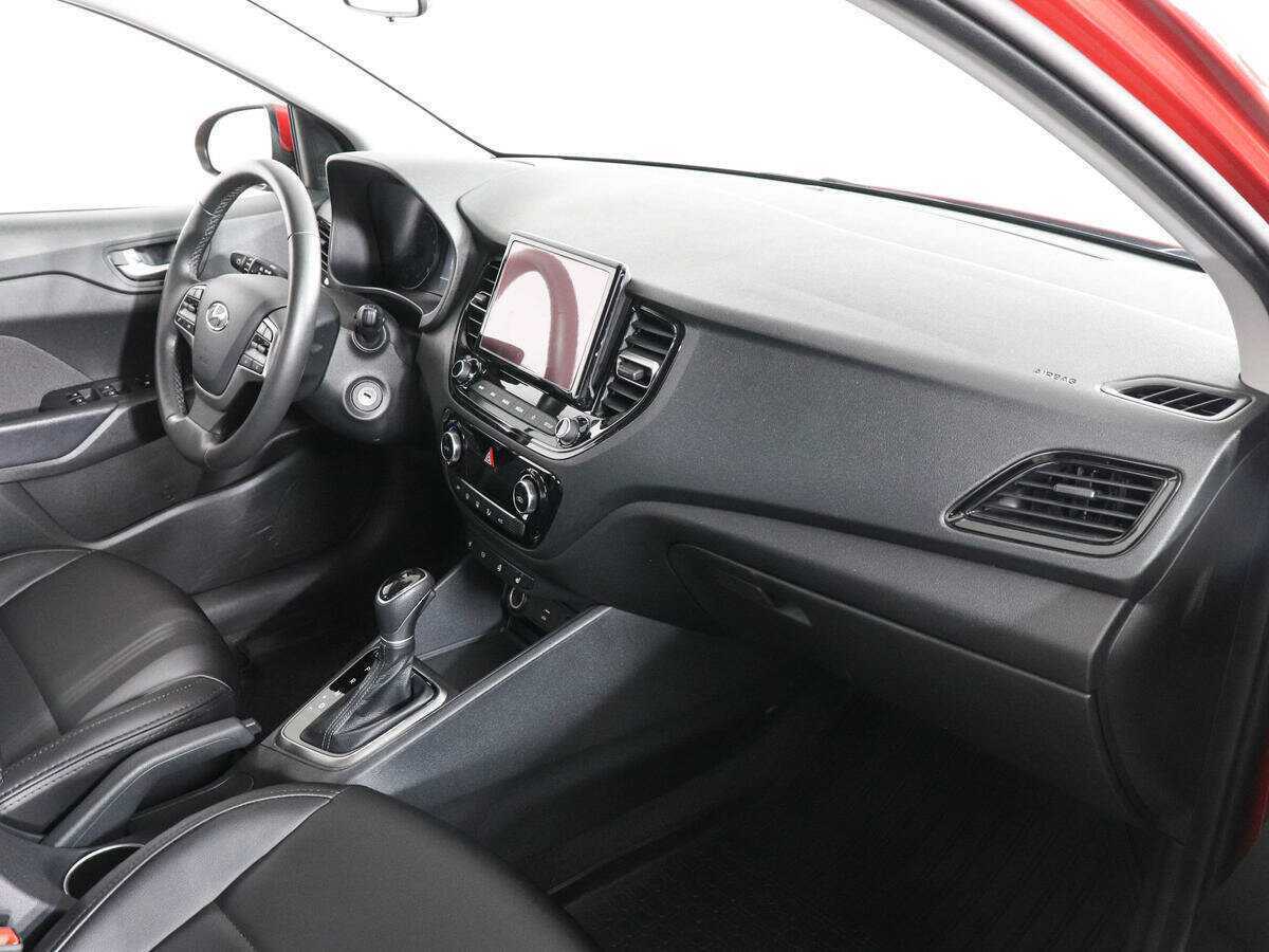 Hyundai Solaris с пробегом — 2022 год. Фото: #9