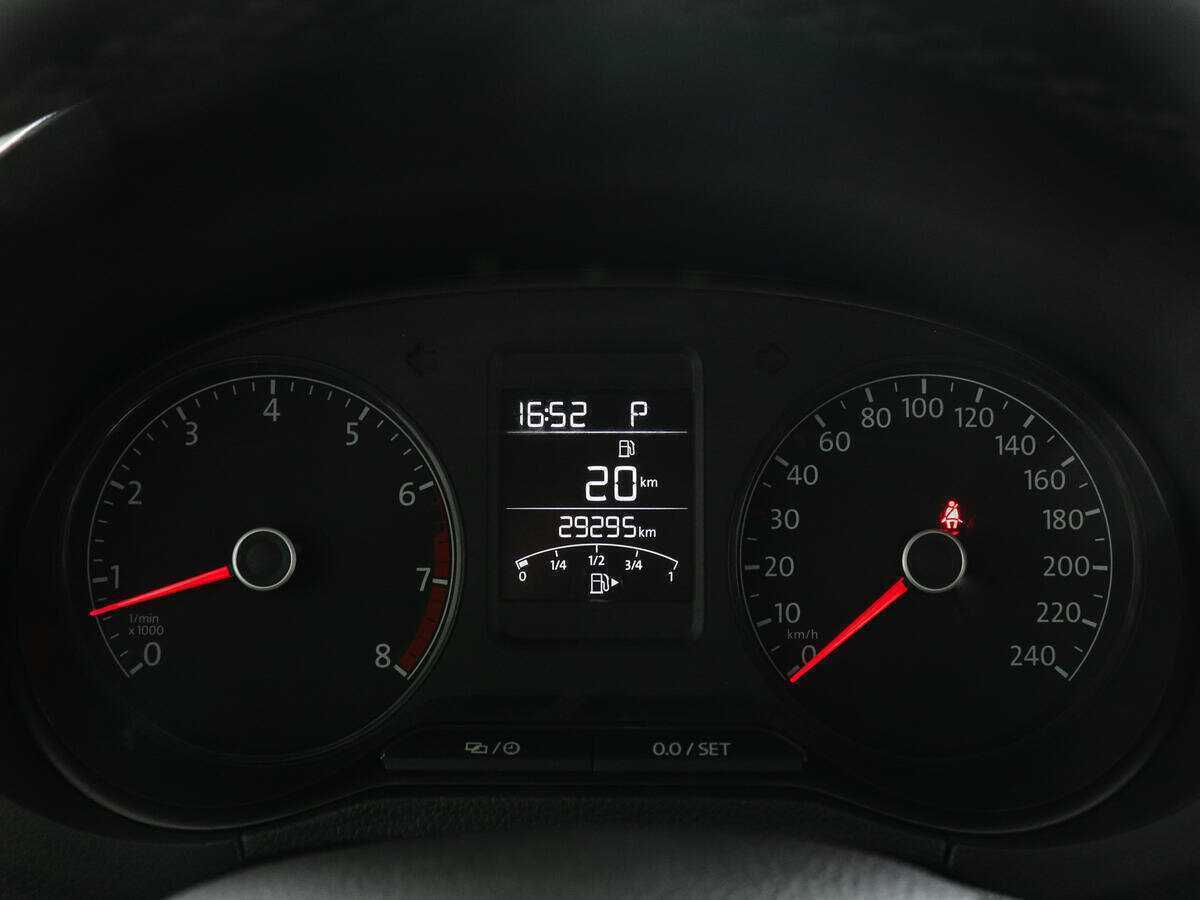 Volkswagen Polo с пробегом — 2017 год. Фото: #8