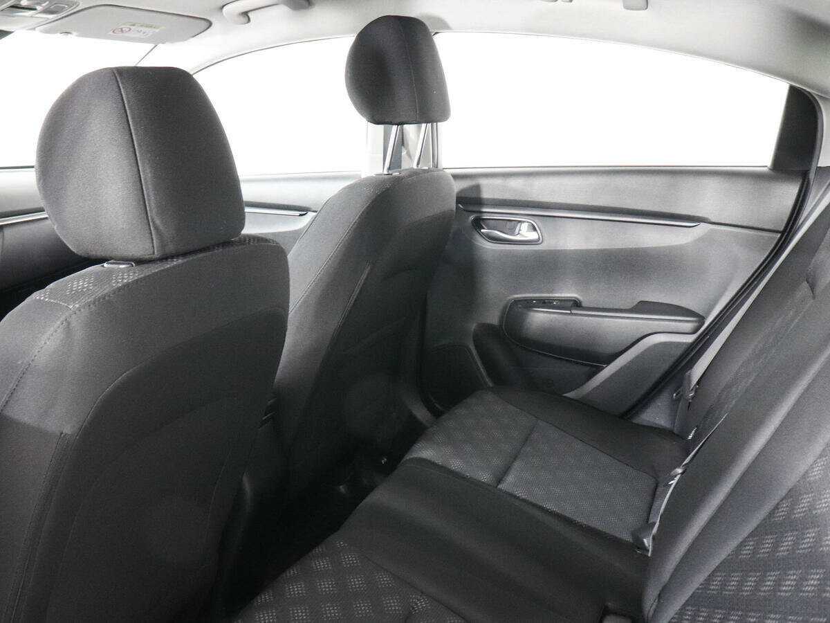 Kia Rio с пробегом — 2017 год. Фото: #11