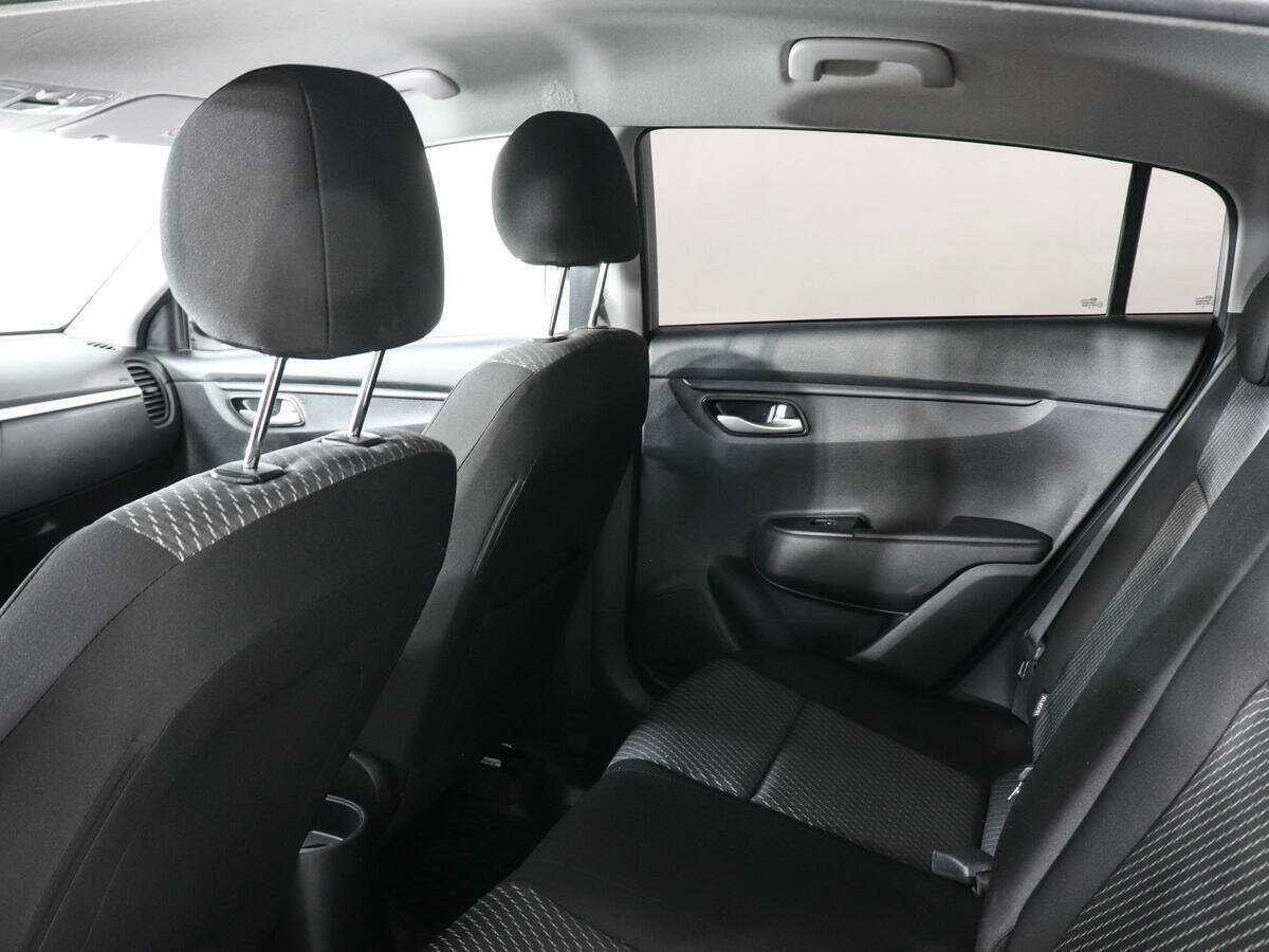 Kia Rio с пробегом — 2020 год. Фото: #11