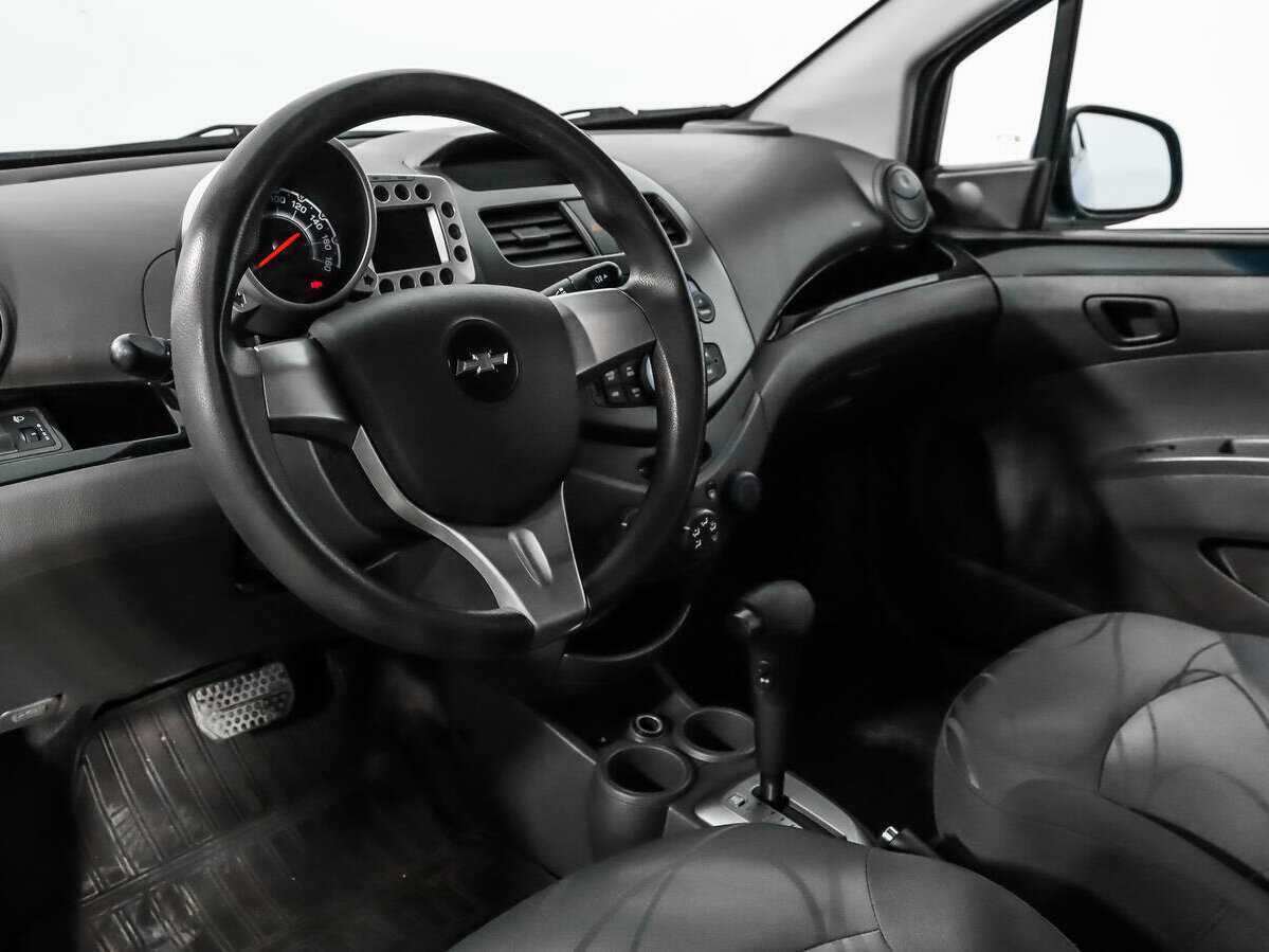 Chevrolet Spark с пробегом — 2013 год. Фото: #8