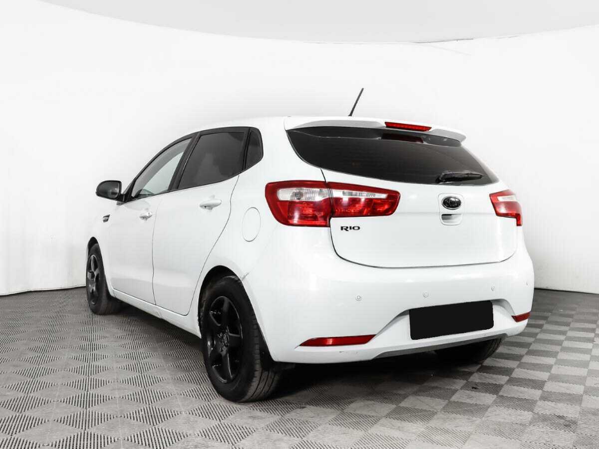 Kia Rio с пробегом — 2012 год. Фото: #6