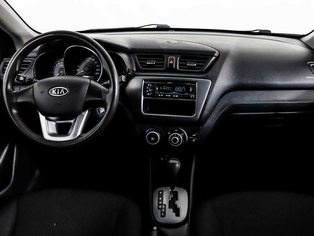 Kia Rio с пробегом — 2012 год. Фото: #11