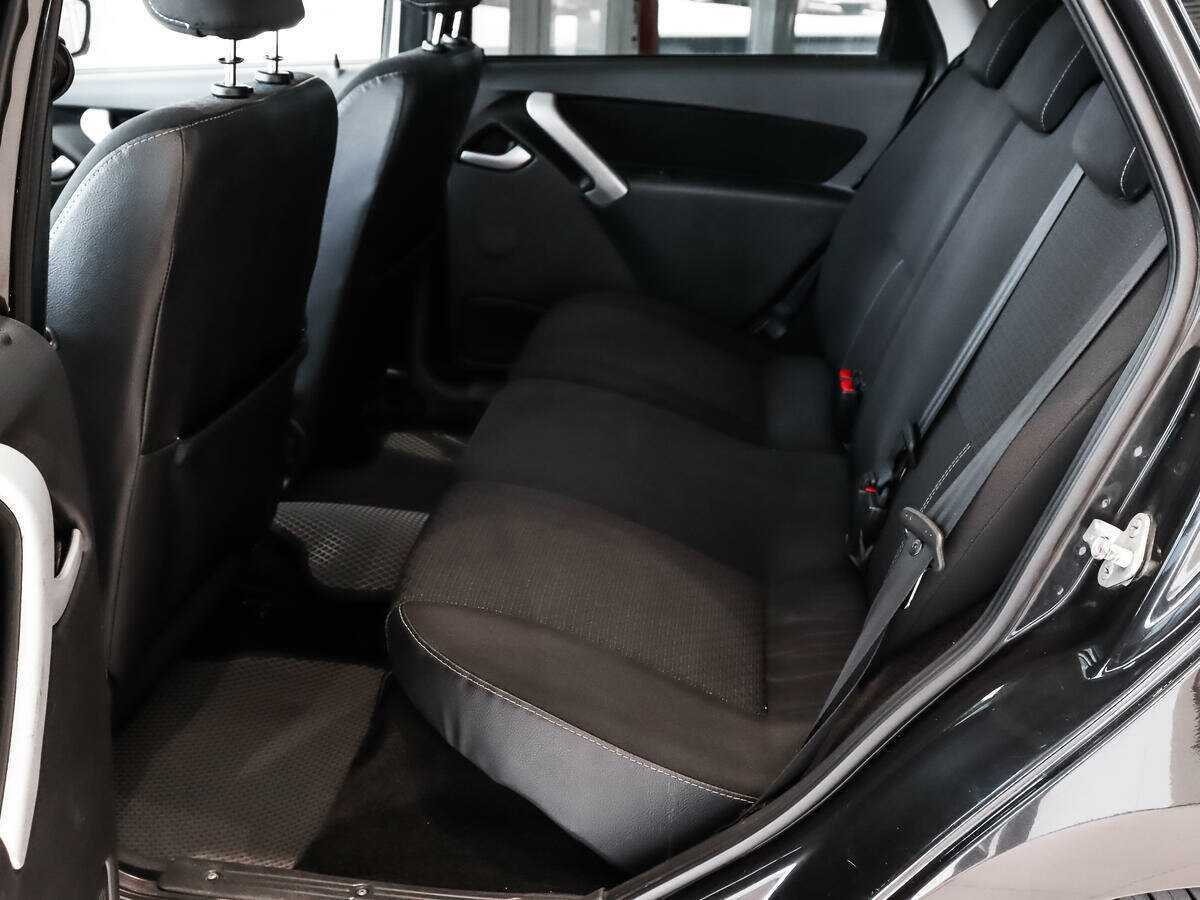 Lada (ВАЗ) Granta с пробегом — 2016 год. Фото: #9