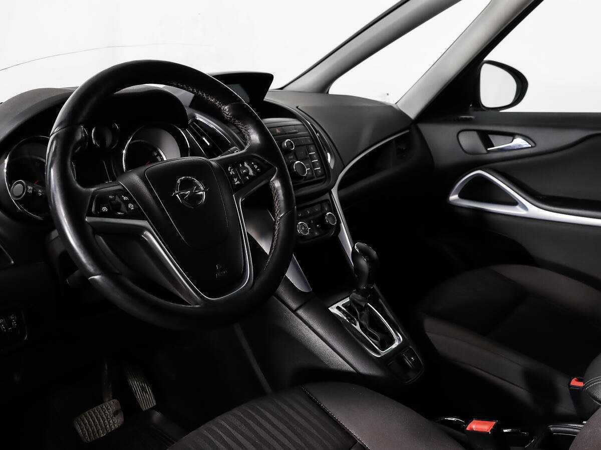Opel Zafira с пробегом — 2014 год. Фото: #8