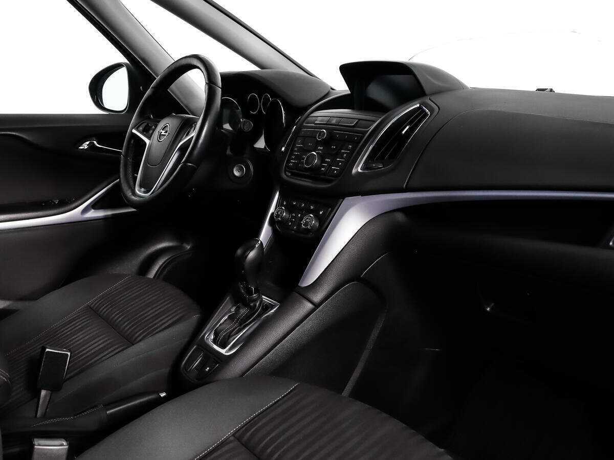 Opel Zafira с пробегом — 2014 год. Фото: #10