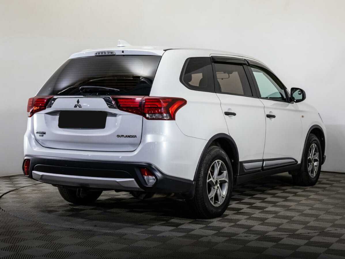 Mitsubishi Outlander с пробегом — 2018 год. Фото: #3