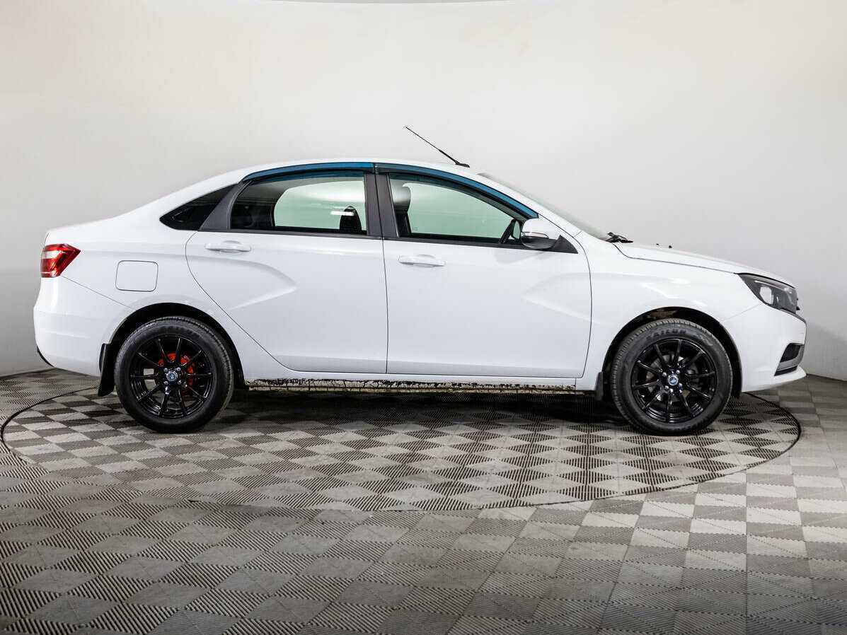 Lada (ВАЗ) Vesta с пробегом — 2017 год. Фото: #3