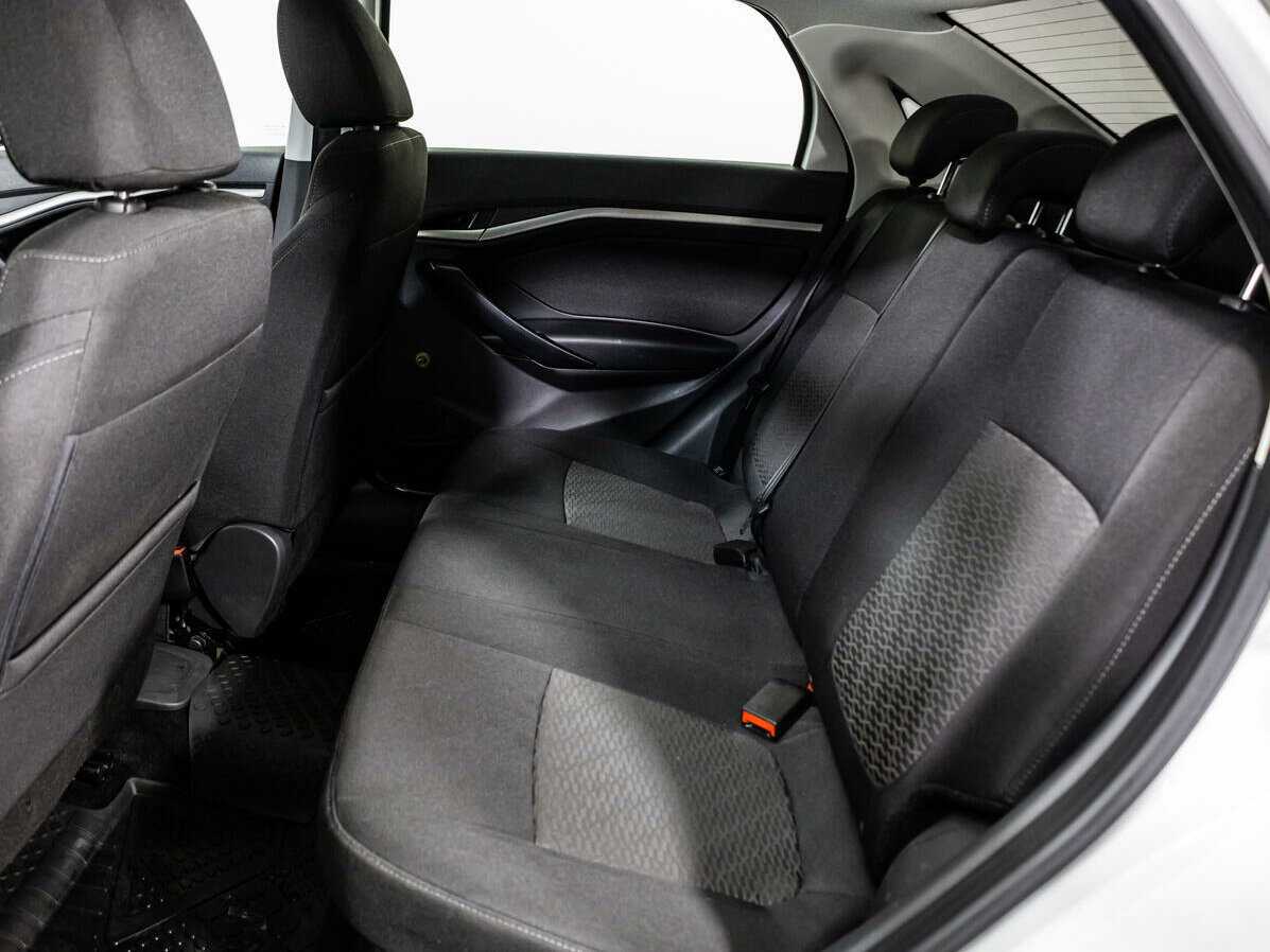 Lada (ВАЗ) Vesta с пробегом — 2017 год. Фото: #9