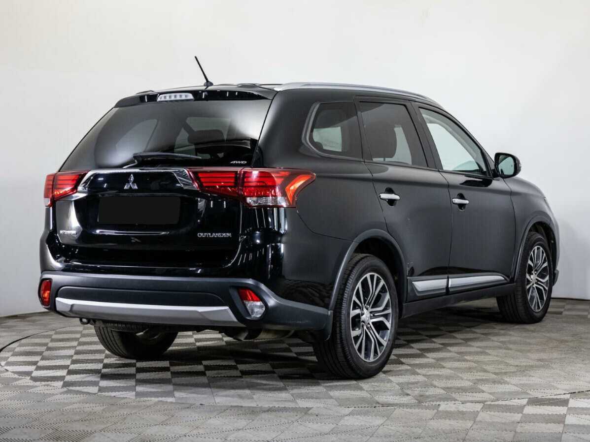 Mitsubishi Outlander с пробегом — 2015 год. Фото: #3