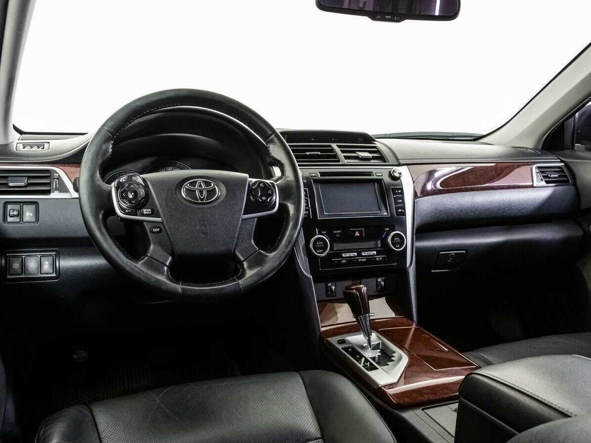 Toyota Camry с пробегом — 2014 год. Фото: #8
