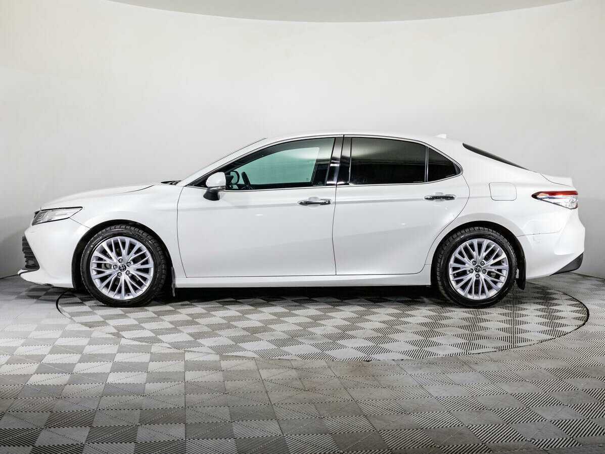 Toyota Camry с пробегом — 2018 год. Фото: #6