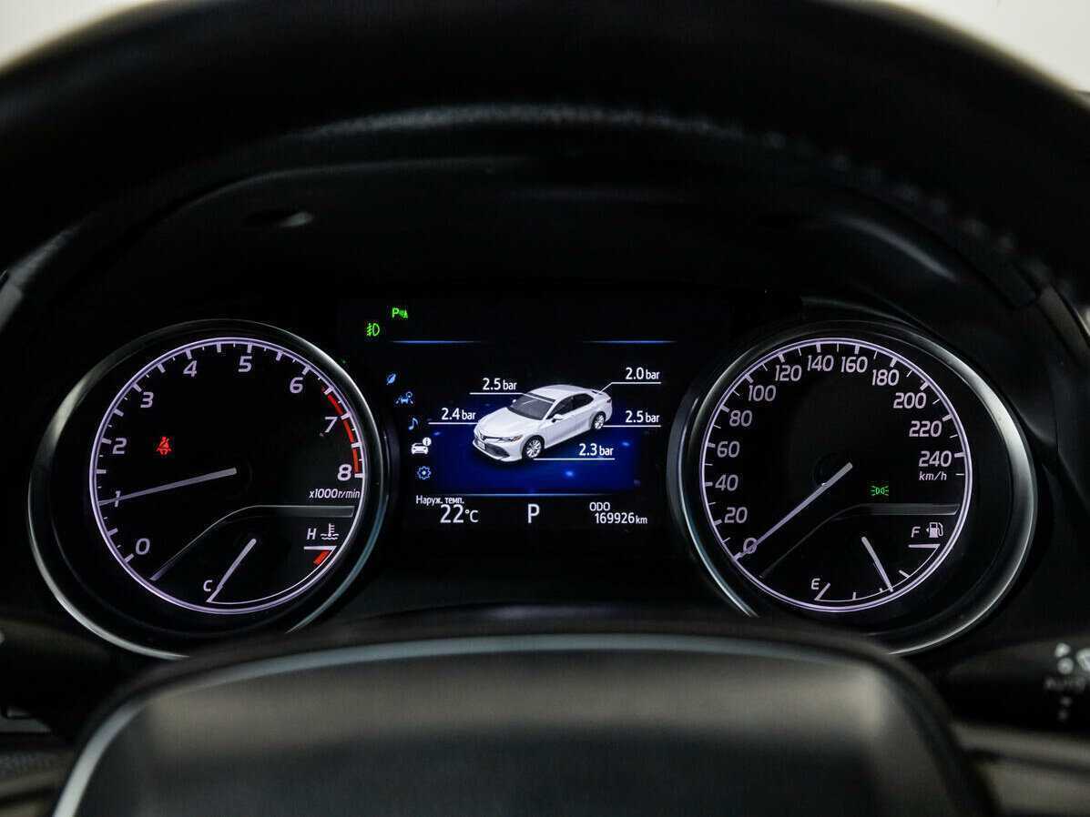 Toyota Camry с пробегом — 2018 год. Фото: #10