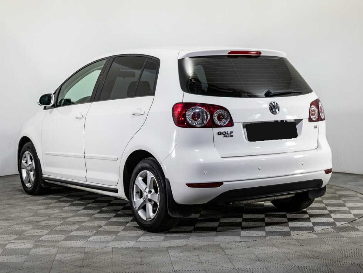 Volkswagen Golf Plus с пробегом — 2013 год. Фото: #6