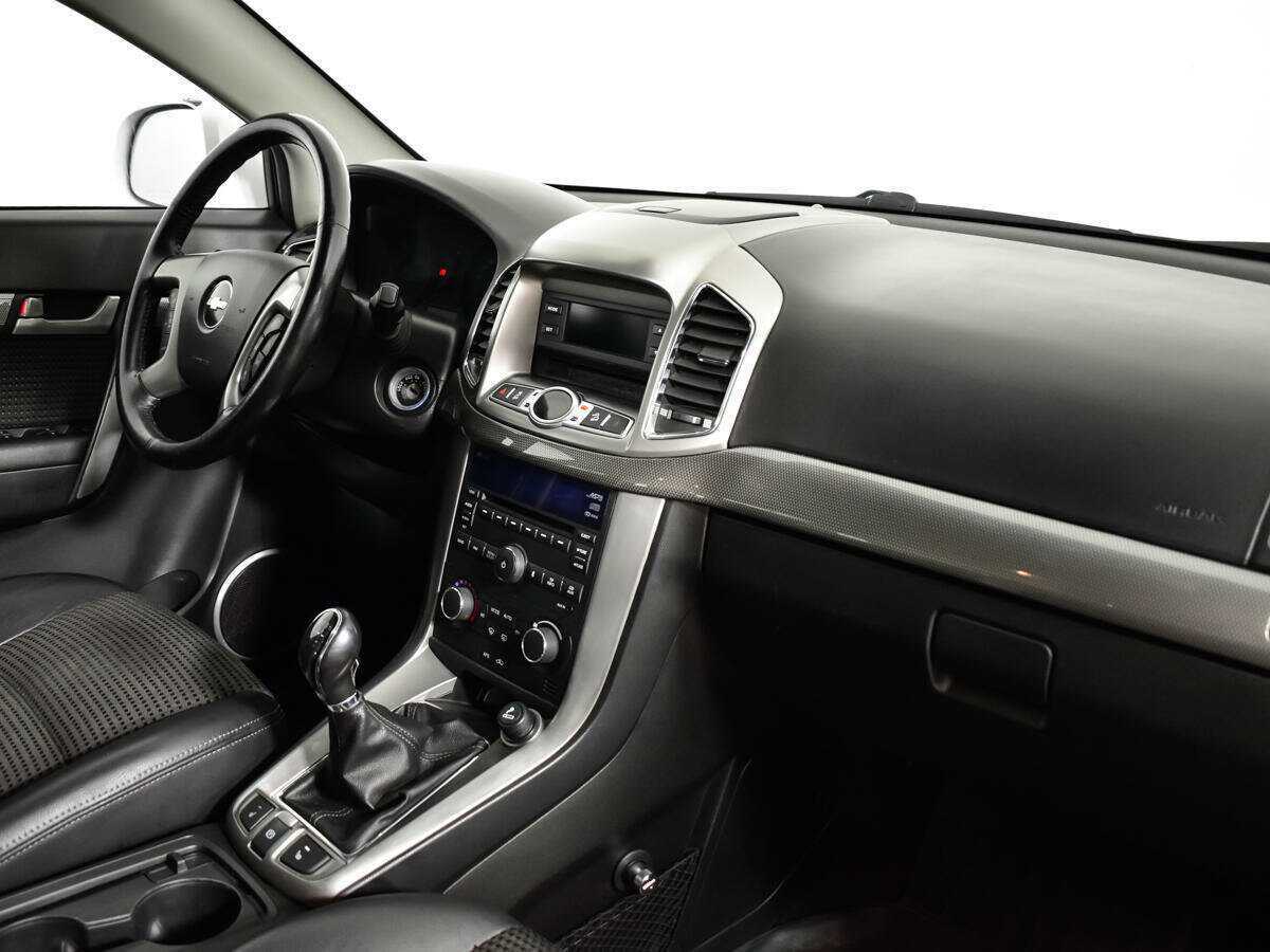 Chevrolet Captiva с пробегом — 2012 год. Фото: #8