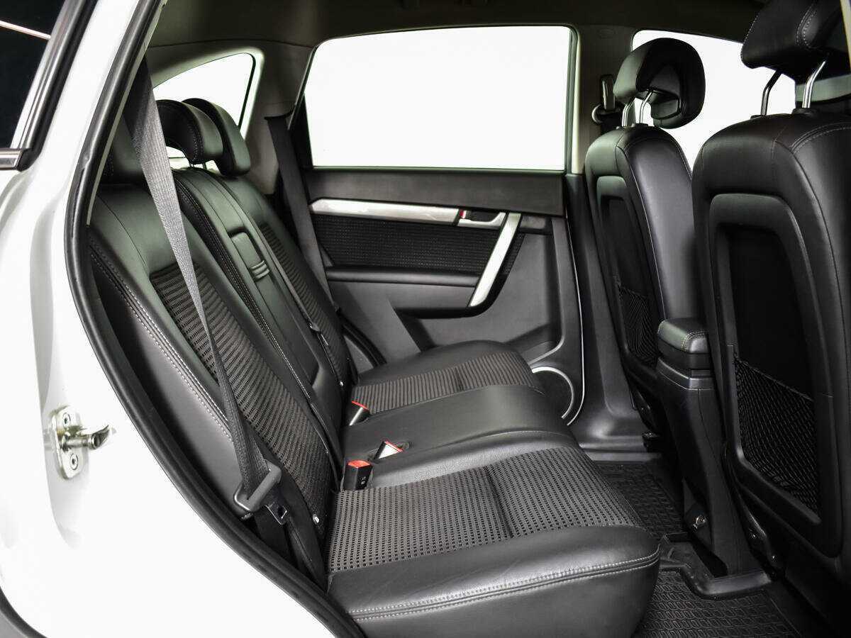 Chevrolet Captiva с пробегом — 2012 год. Фото: #9