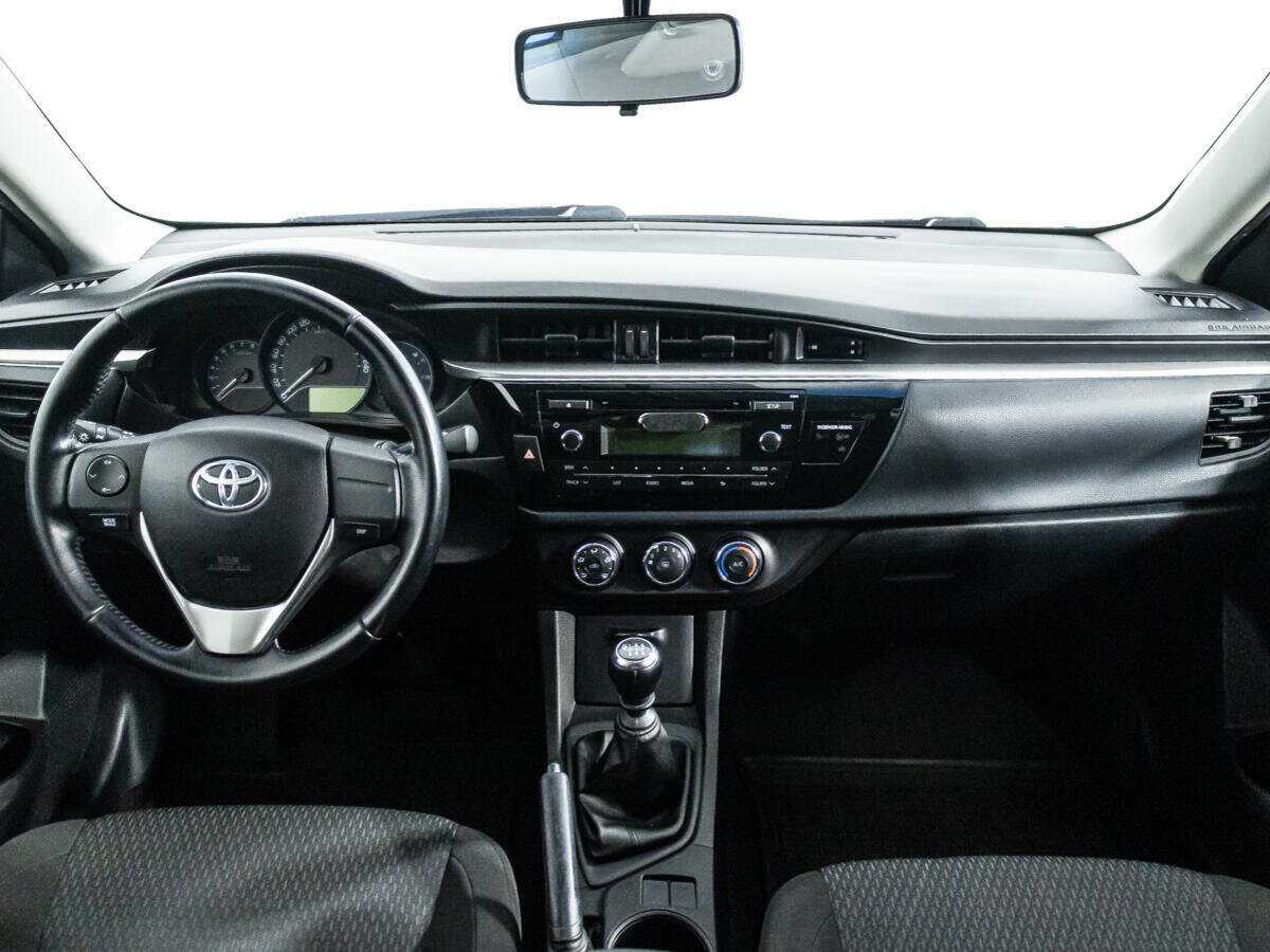 Toyota Corolla с пробегом — 2015 год. Фото: #12