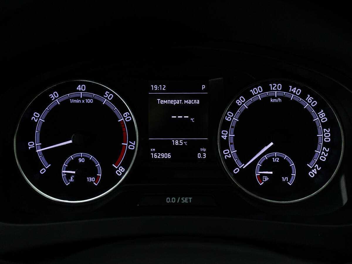 Skoda Rapid с пробегом — 2017 год. Фото: #11