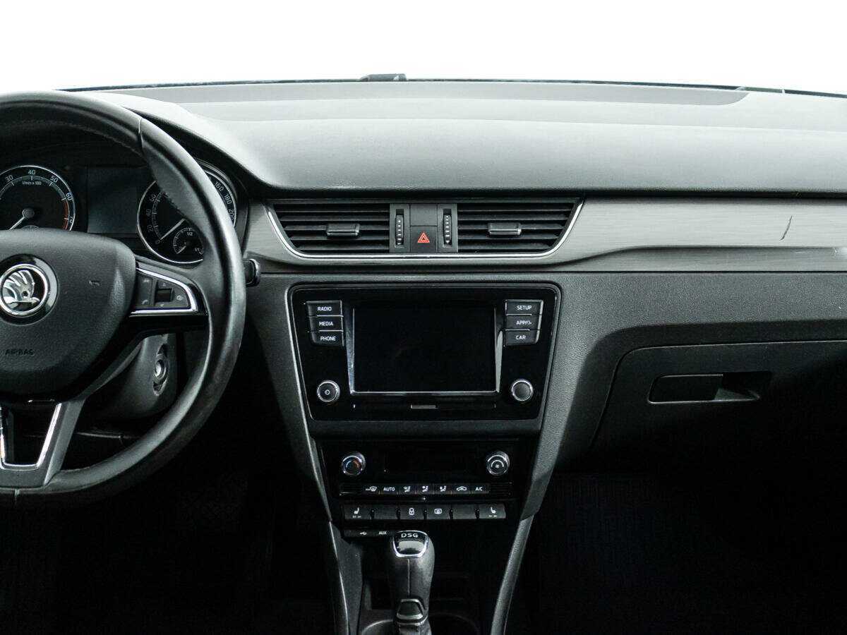 Skoda Rapid с пробегом — 2017 год. Фото: #13