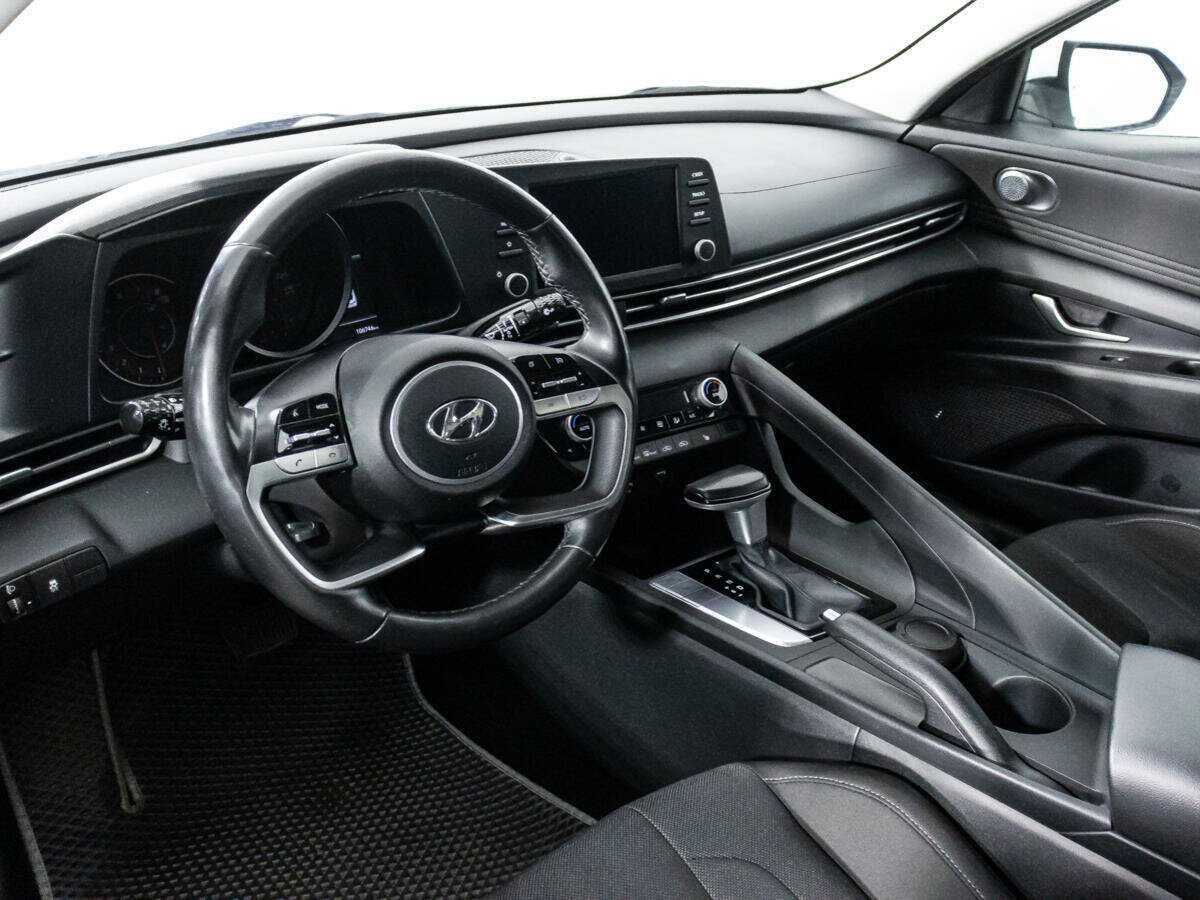 Hyundai Elantra с пробегом — 2021 год. Фото: #10