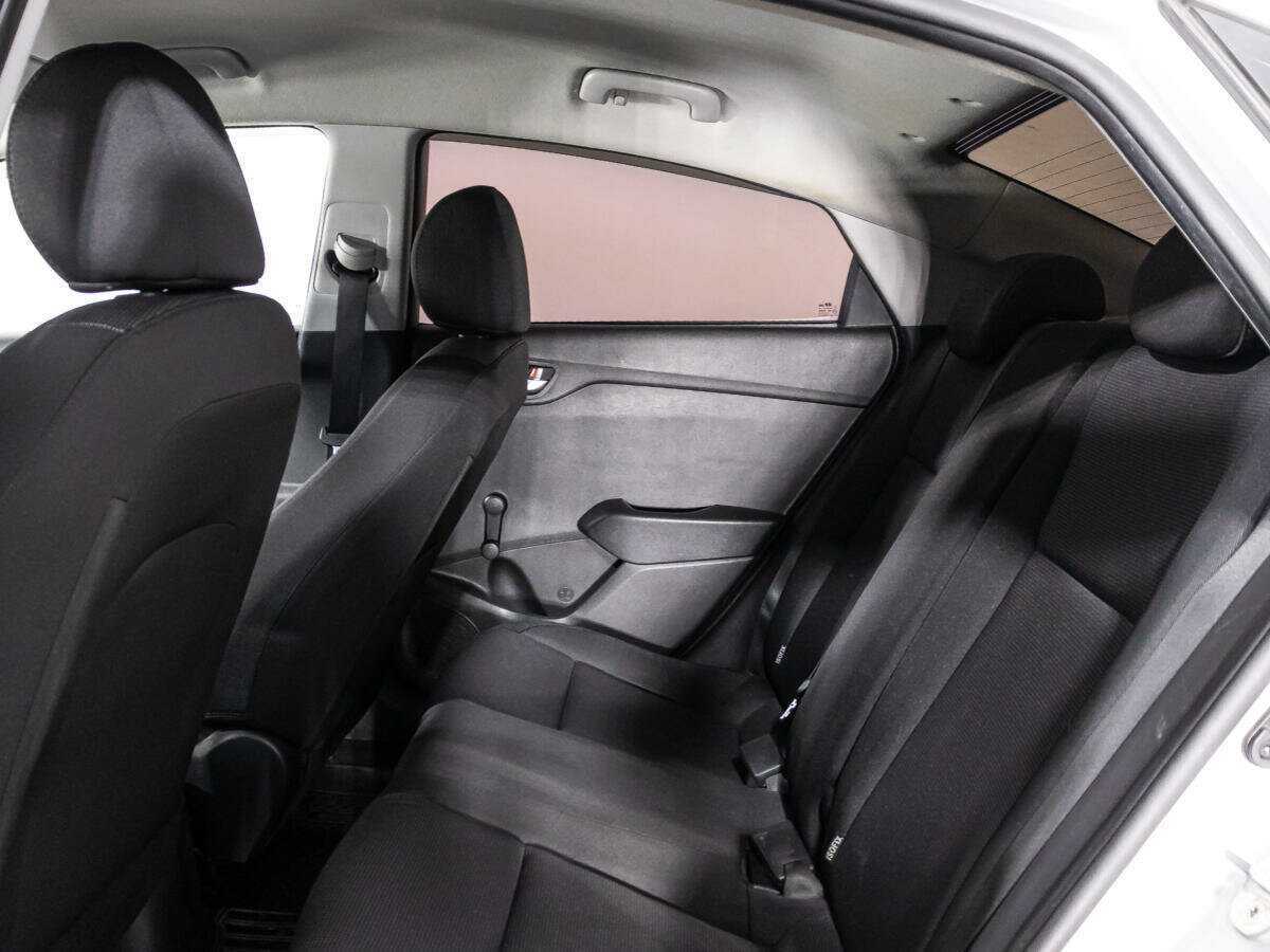 Hyundai Solaris с пробегом — 2017 год. Фото: #9