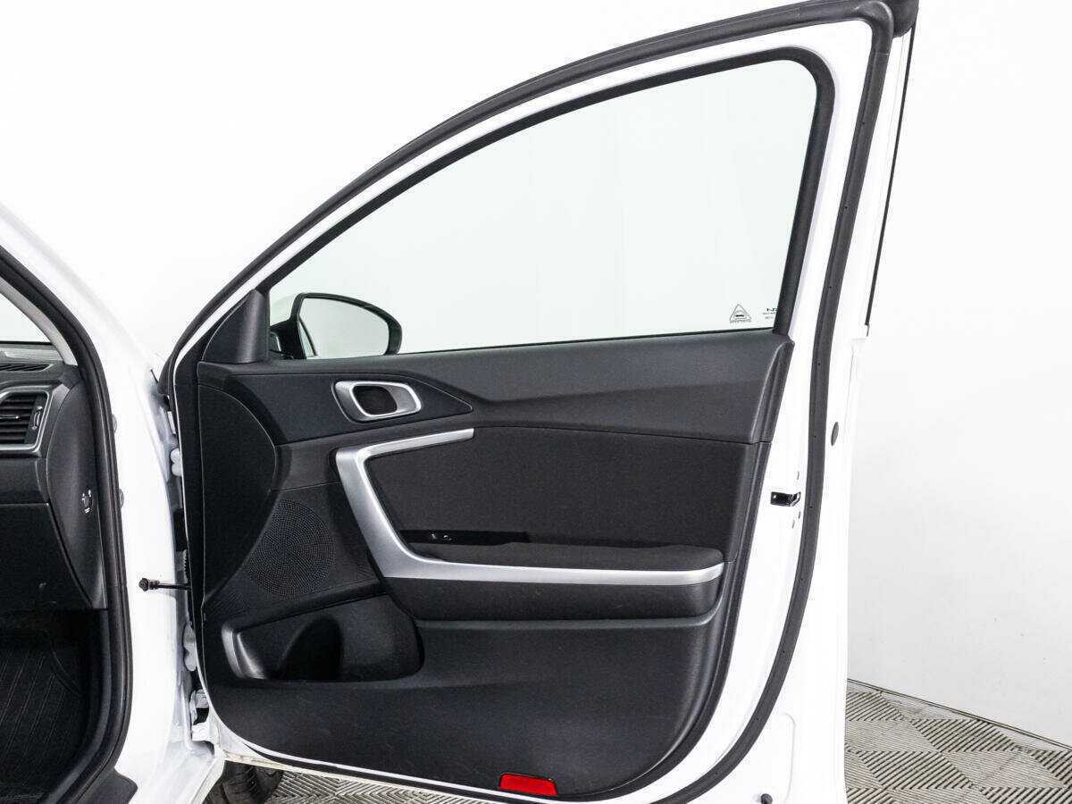 Kia Ceed с пробегом — 2023 год. Фото: #25