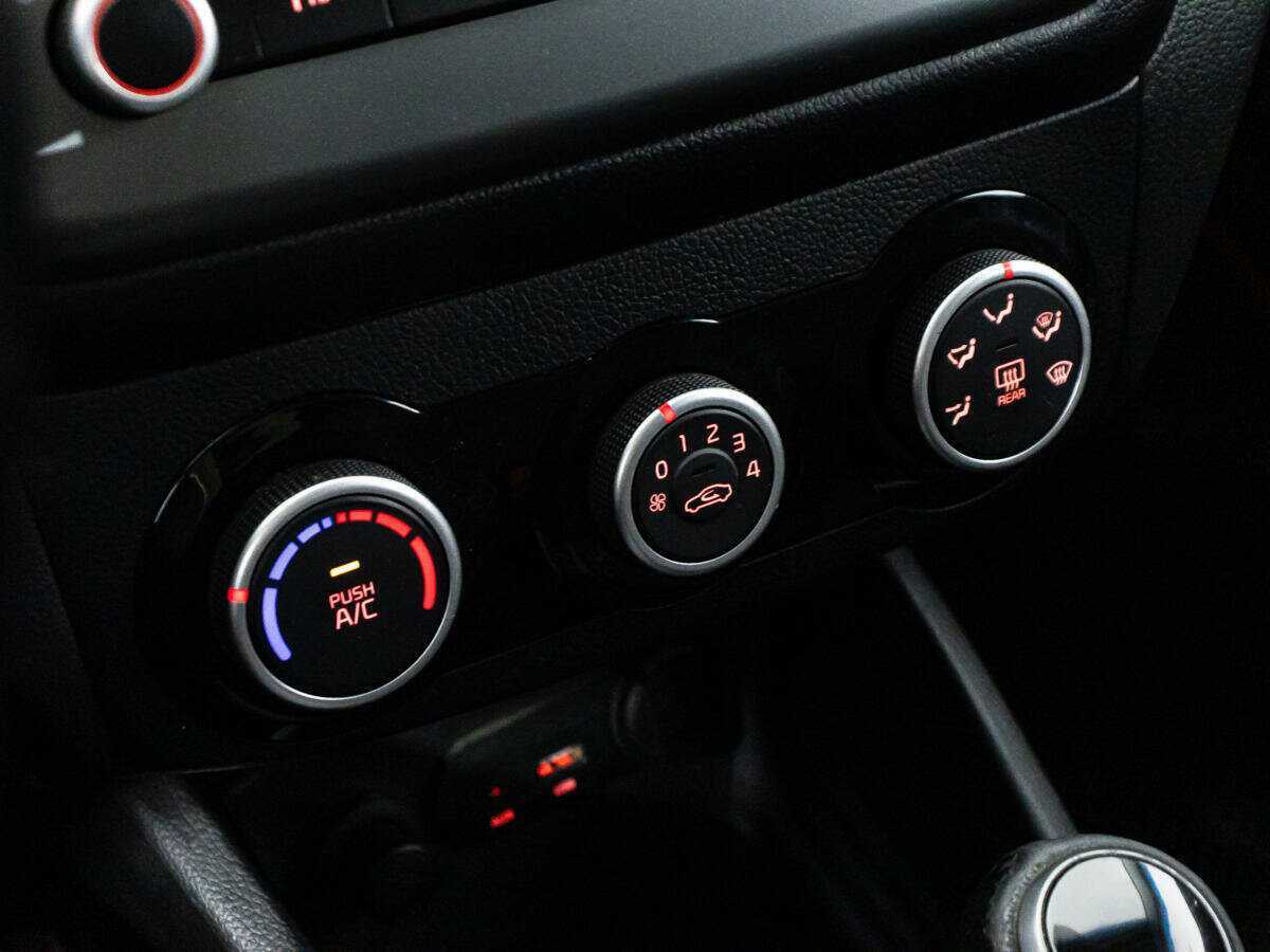 Kia Rio с пробегом — 2016 год. Фото: #15