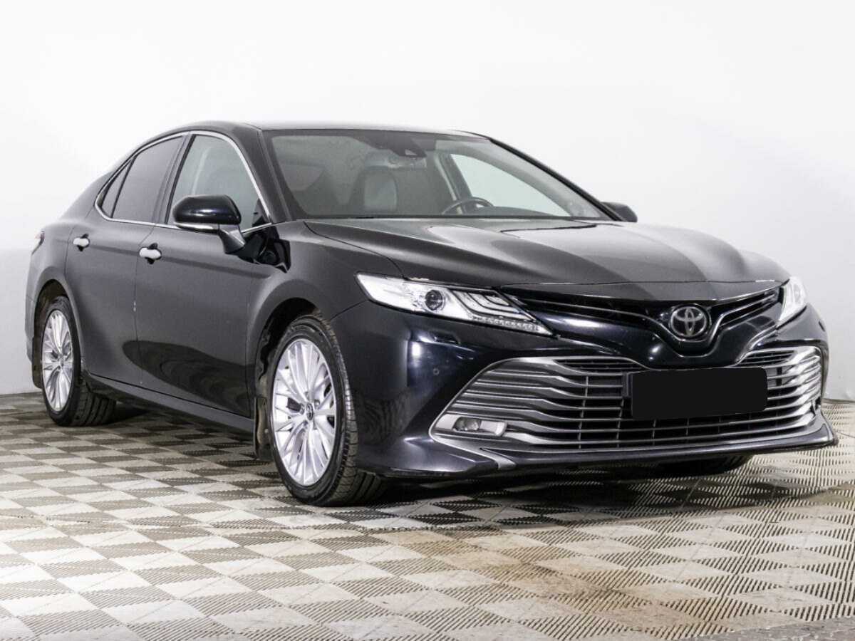 Toyota Camry с пробегом — 2018 год. Фото: #2