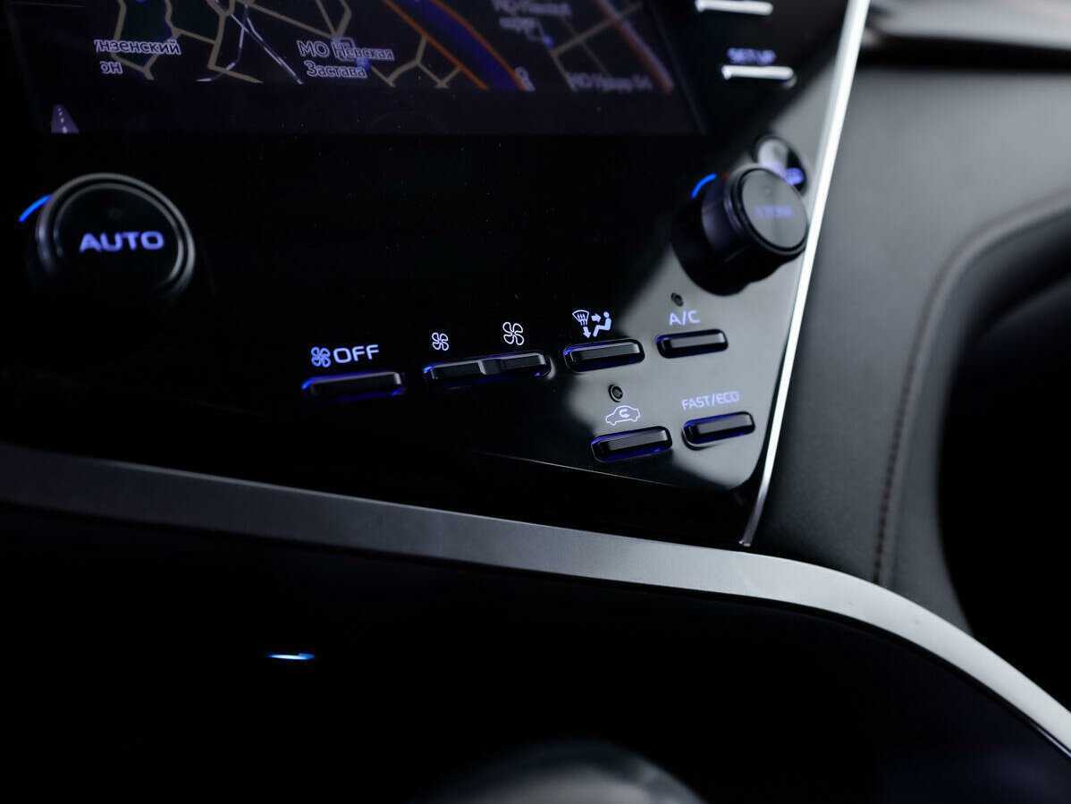 Toyota Camry с пробегом — 2019 год. Фото: #20