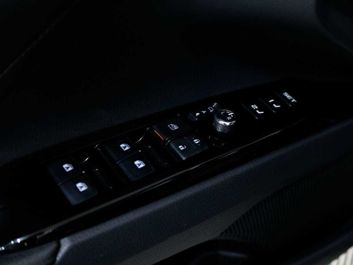 Toyota Camry с пробегом — 2019 год. Фото: #27