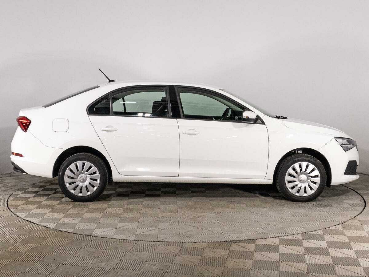 Skoda Rapid с пробегом — 2021 год. Фото: #3