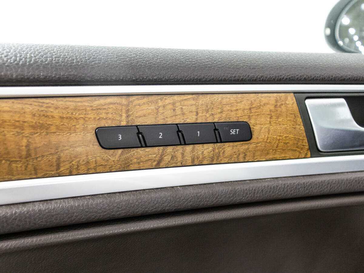 Volkswagen Touareg с пробегом — 2013 год. Фото: #13