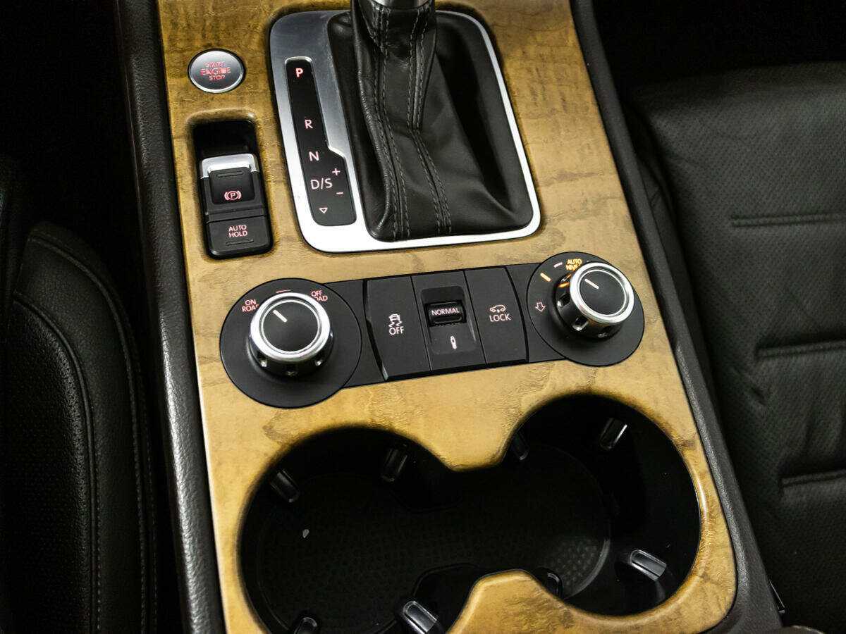 Volkswagen Touareg с пробегом — 2013 год. Фото: #15