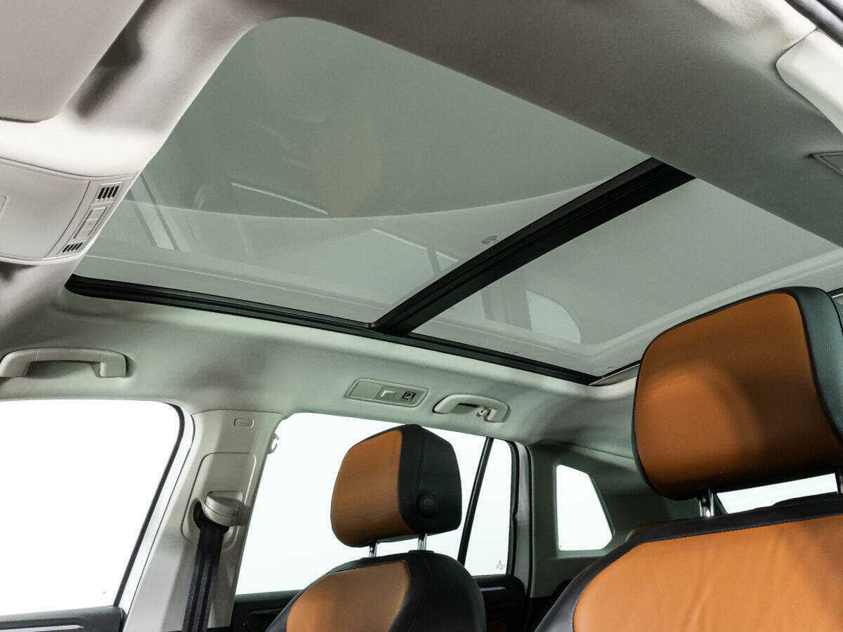 Volkswagen Tiguan с пробегом — 2017 год. Фото: #12