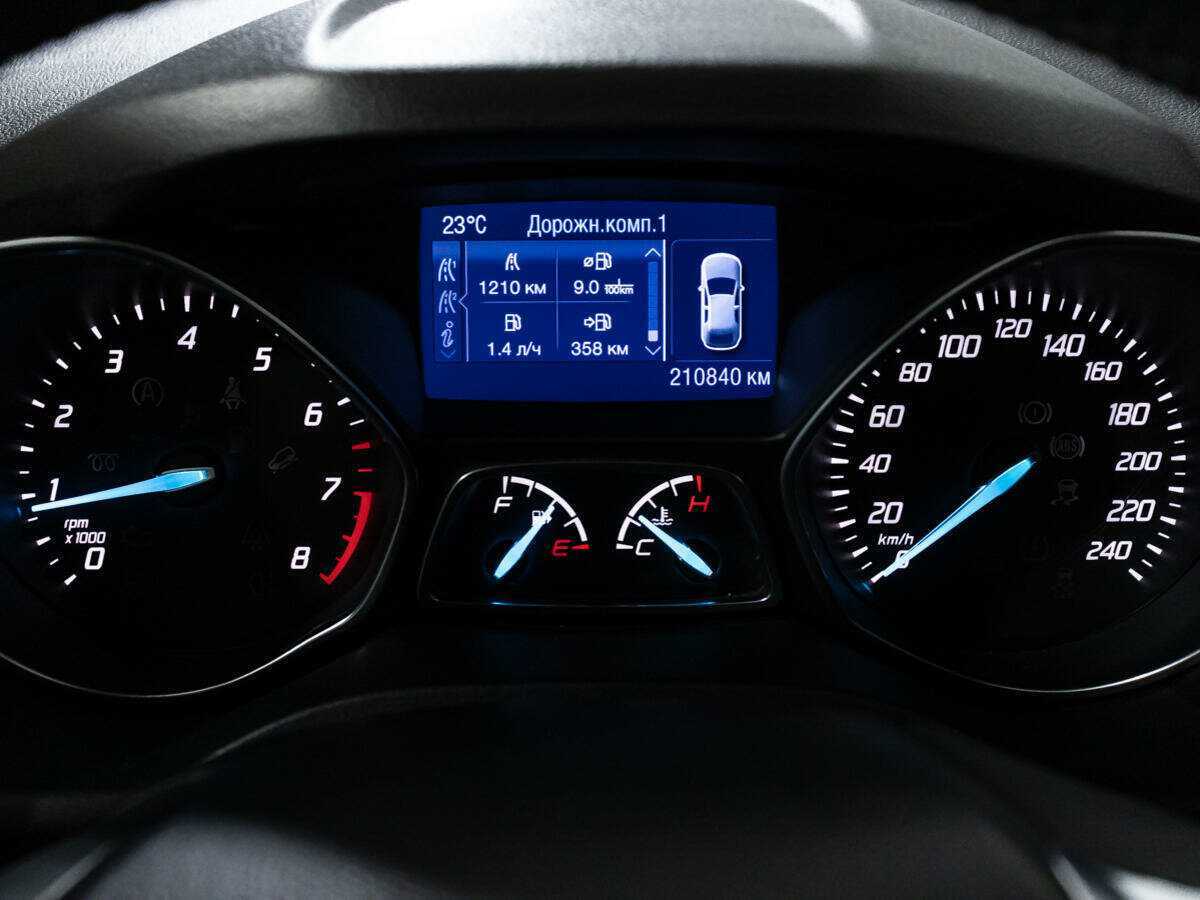 Ford Kuga с пробегом — 2013 год. Фото: #11