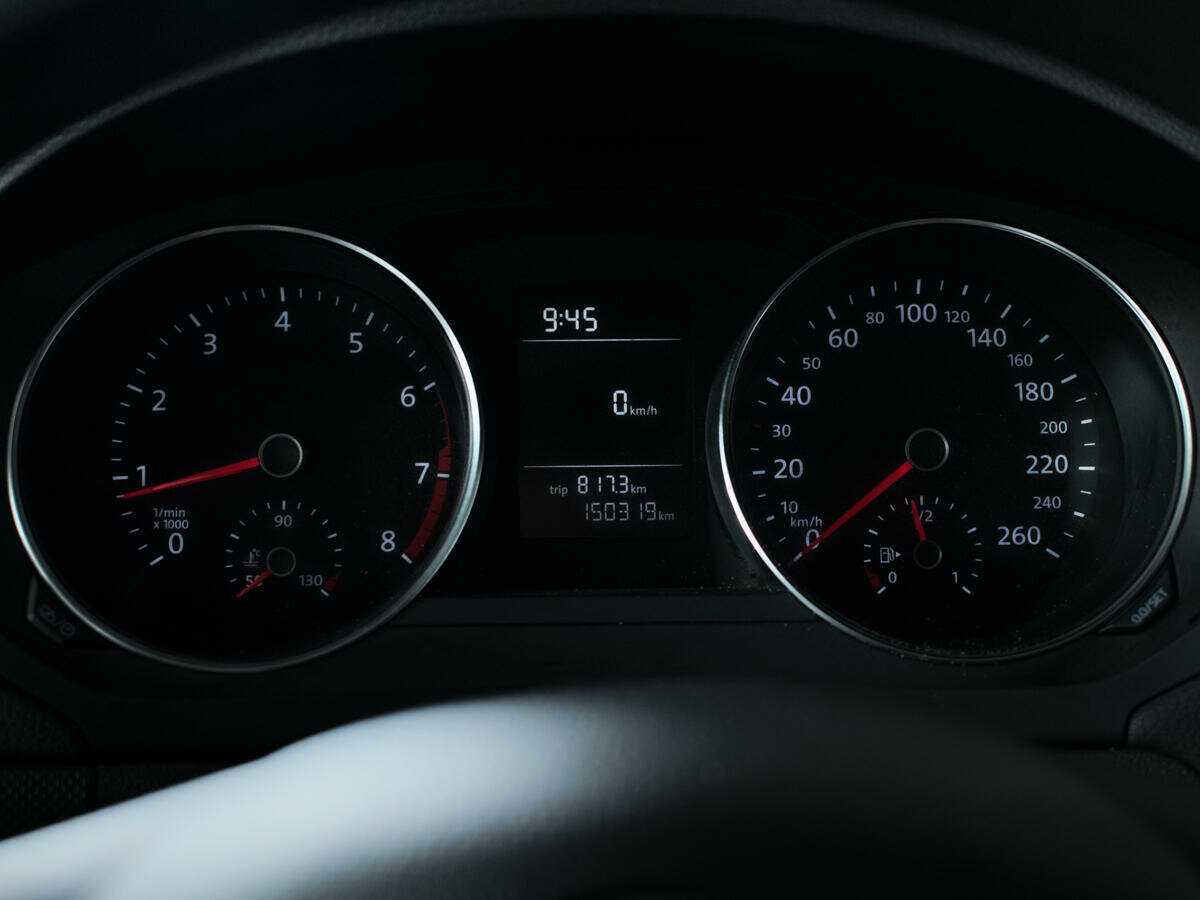 Volkswagen Jetta с пробегом — 2015 год. Фото: #10